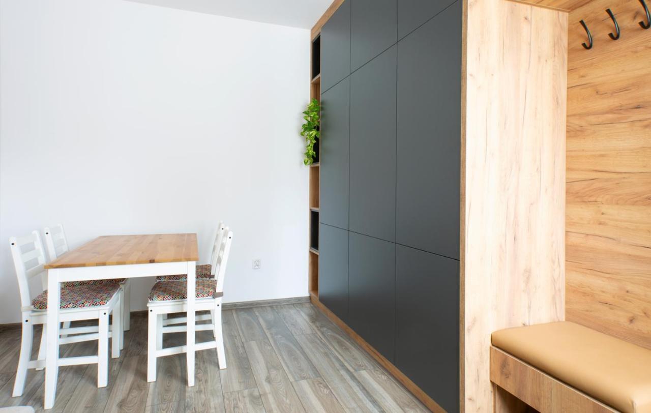 Apartament Z Ogrodem W Centrum Limanowej Limanowa Exteriér fotografie